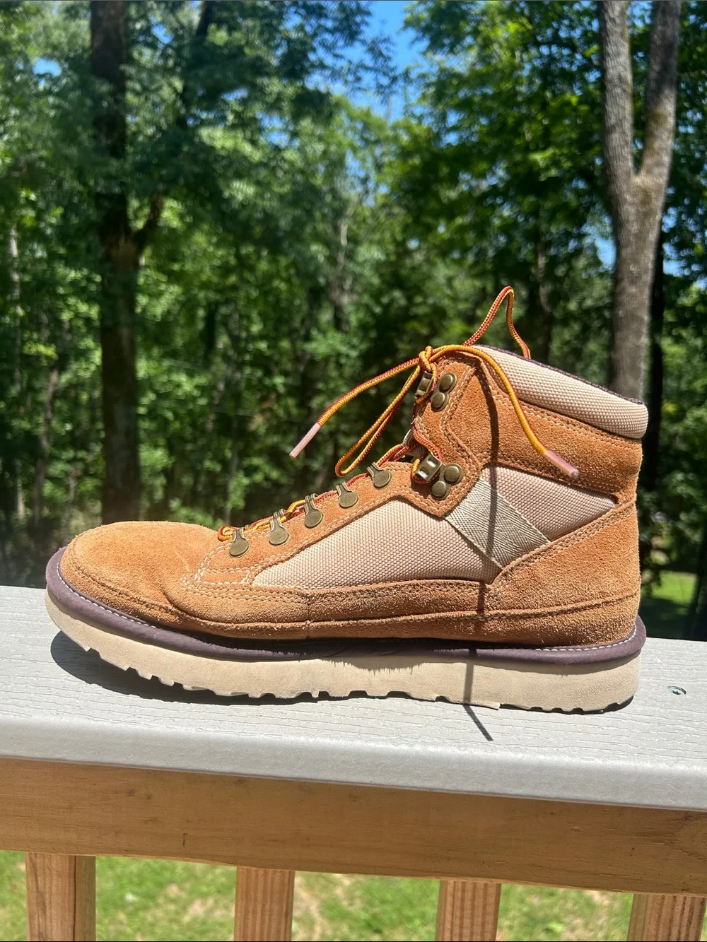 UGG Highland Hiker Boot - Chestnut size 10